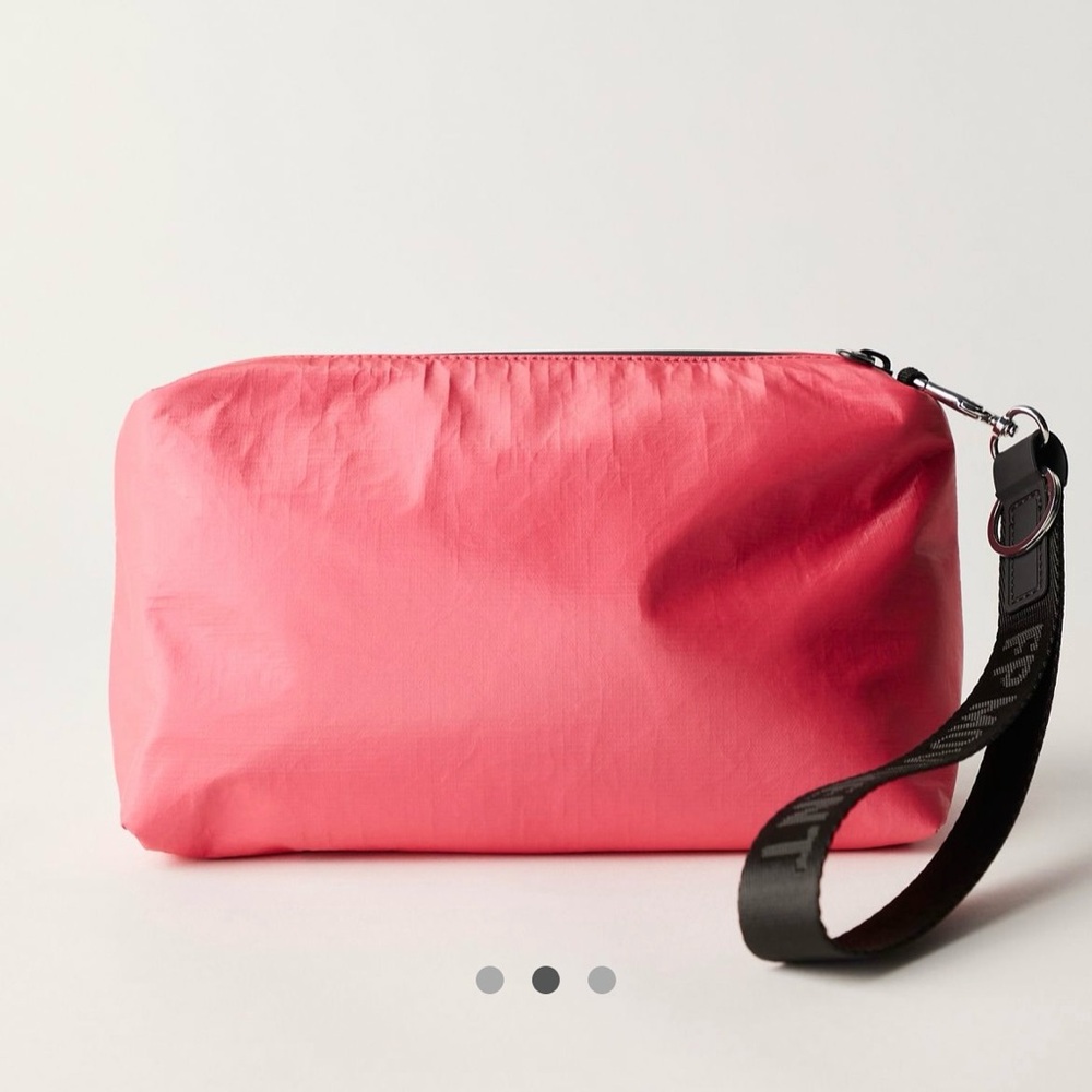 NWT FREE PEOPLE MOVEMENT Total Access Pouch In Hibiscus MSRP $40 - Picture 2 of 6